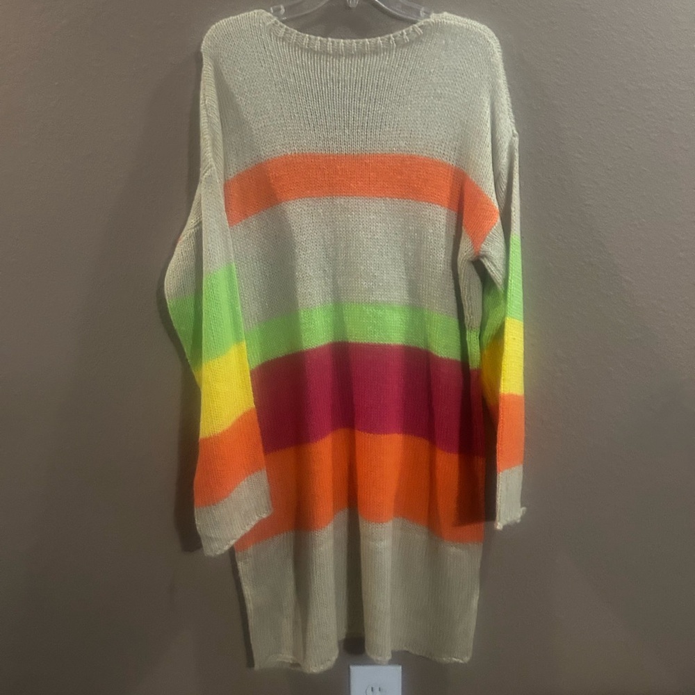 Multicolor V-Neck Sweater - Picture 3 of 3